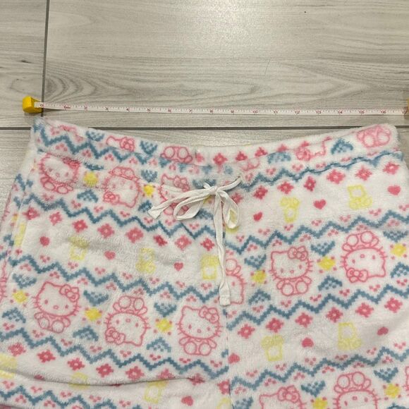 NWOT Sanrio Hello Kitty spring Easter themed fuzzy pajama shorts size XL - Picture 4 of 8